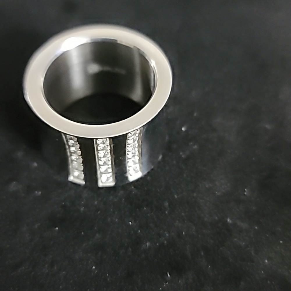 Large Ring Size 8‎ - Picture 2 of 7